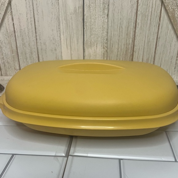Tupperware Other - Tupperware vintage Yellow microwave veggie steamer